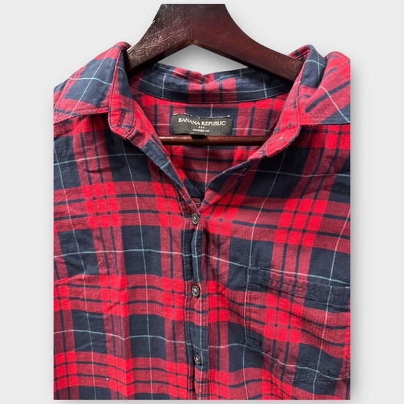 EUC Banana Republic Classic Fit Plaid Button-Down – Red/Navy – Size Small - W70 - Picture 3 of 7